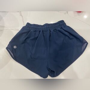 Lululemon hotty hot shorts, low rise, 2.5 inc